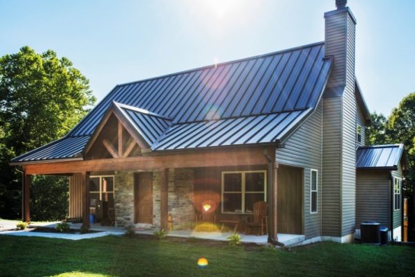 How Roofing Affect Your Siding And Tips To Prevent Leaks