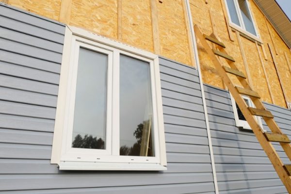 Choosing the Right Siding Contractors for Your Home