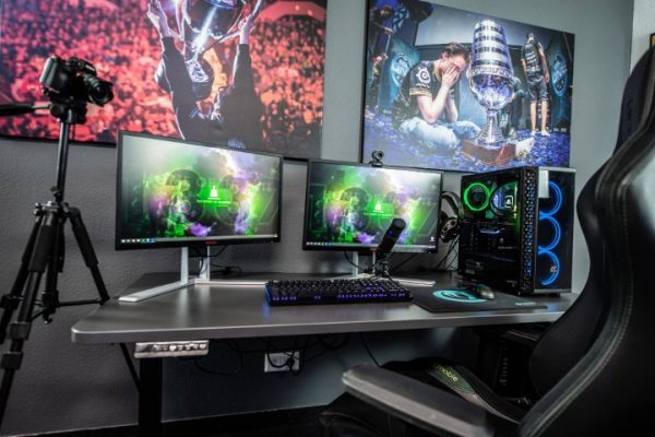 The Evolution and Influence of Gaming Online